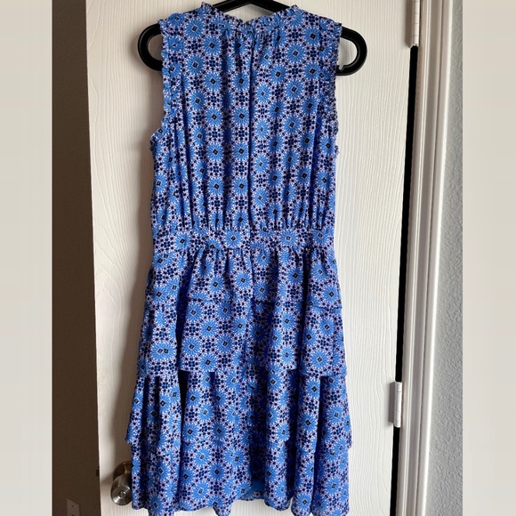 Banana Republic Sleeveless Spring/Summer Dress - Picture 2 of 3